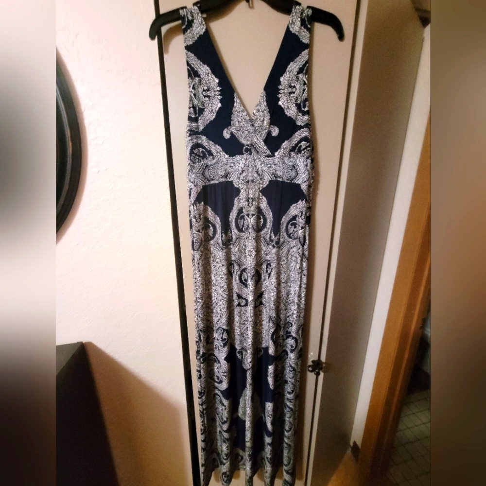 INC International Concepts Maxi, Size M